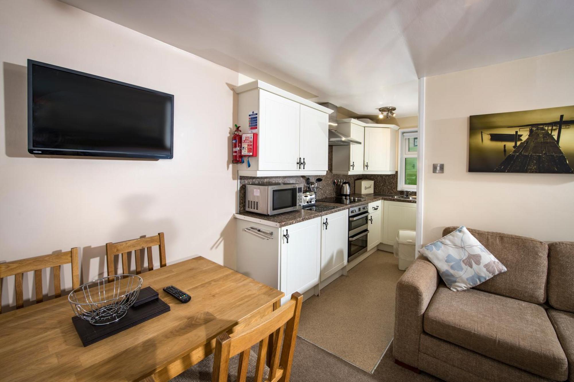 Trelawne Manor Holiday Park 루 외부 사진