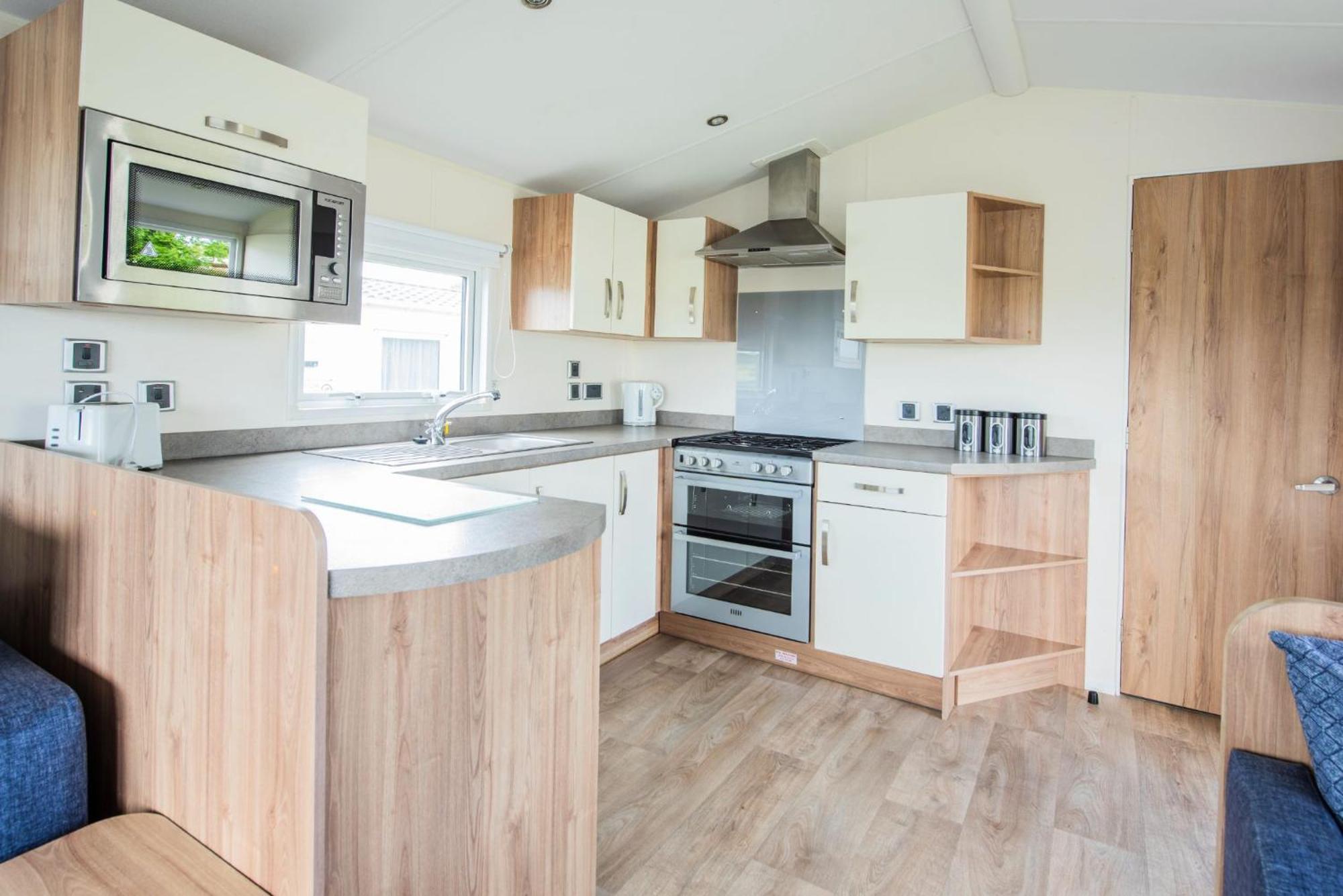 Trelawne Manor Holiday Park 루 외부 사진