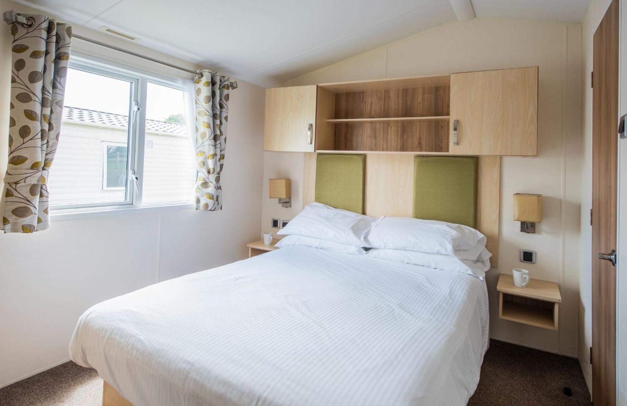 Trelawne Manor Holiday Park 루 외부 사진