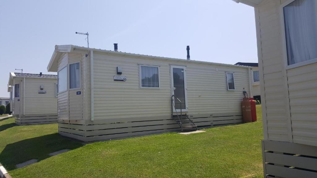 Trelawne Manor Holiday Park 루 외부 사진
