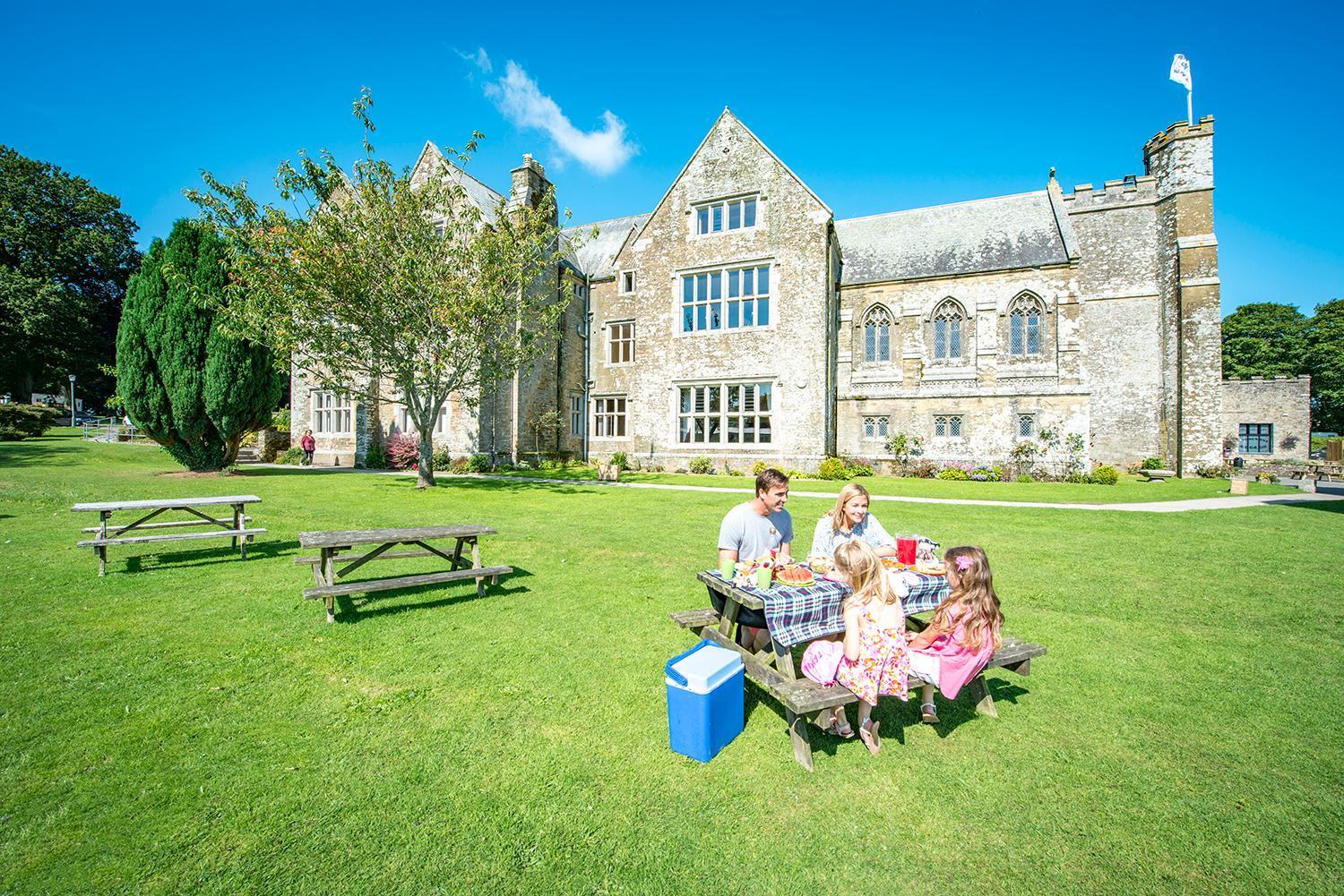 Trelawne Manor Holiday Park 루 외부 사진