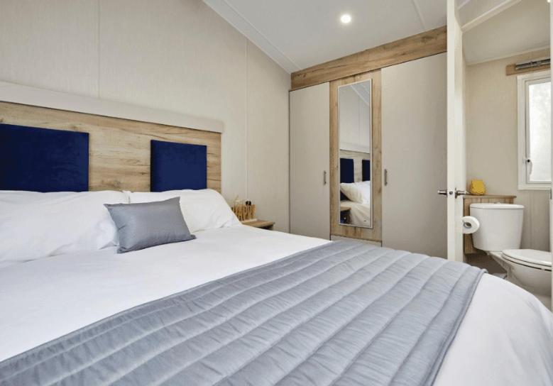Trelawne Manor Holiday Park 루 외부 사진