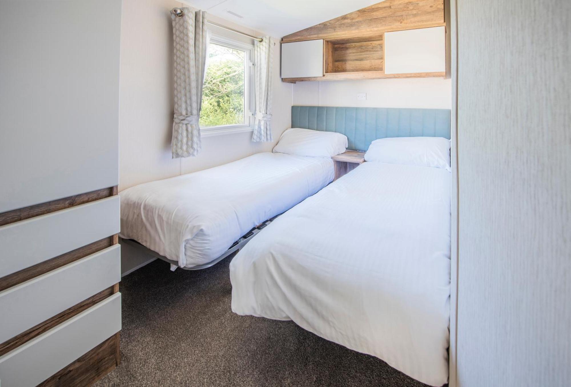 Trelawne Manor Holiday Park 루 외부 사진