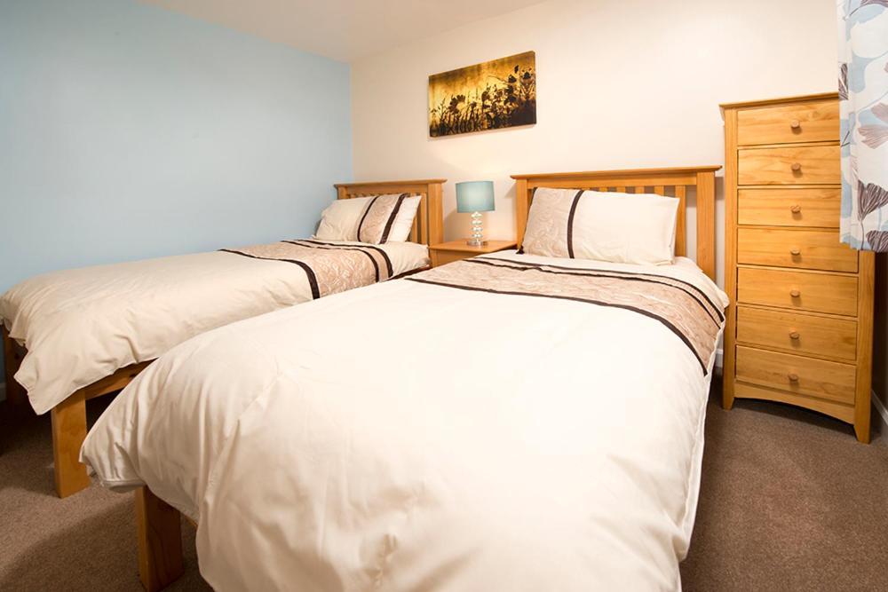 Trelawne Manor Holiday Park 루 외부 사진